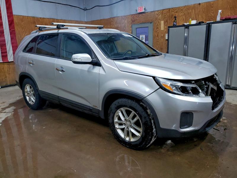 2015 Kia Sorento VIN 5XYKTDA78FG602196 COPART salvage auction — FRONT END, Mi - Dealer Only Clean Title, sold $900 on 2026-07-29 (photo 4)