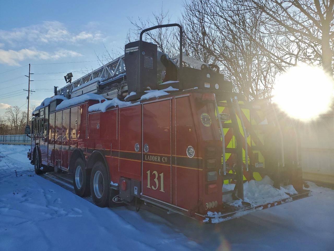2015 E-one Fire truck VIN 4ENLABA83F1009112 COPART salvage auction — Rollover, IN - CERT OF TITLE-SALVAGE TITLE, sold $90,500 on 2026-01-22 (photo 3)