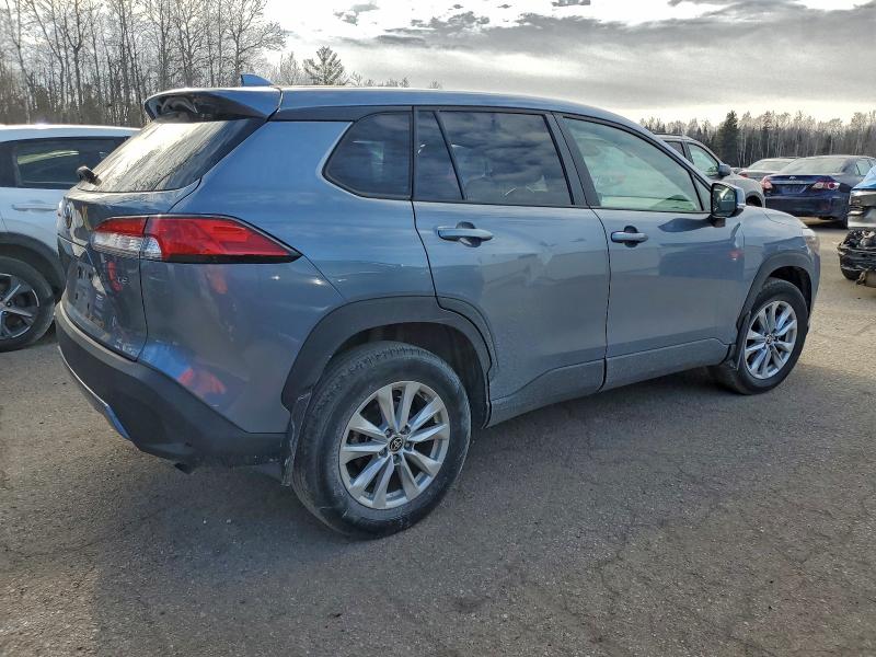 2022 Toyota Corolla cross VIN 7MUCAAAG1NV002930 COPART salvage auction — SIDE, On - Permit No Brand - Unfit, sold $2,500 on 2026-07-30 (photo 3)