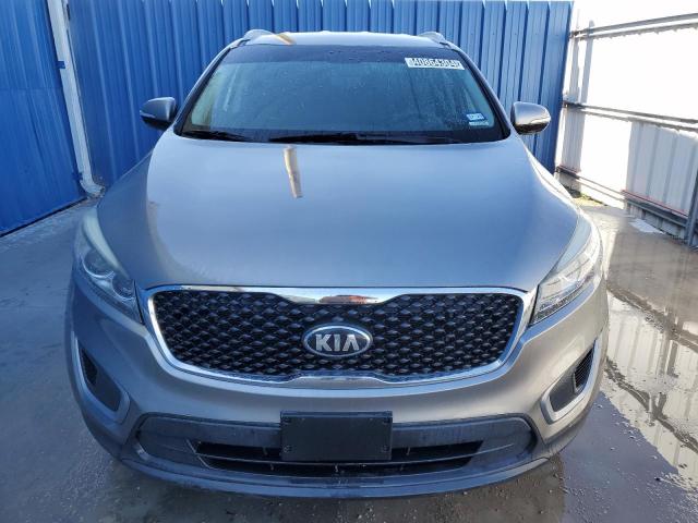 2017 Kia Sorento VIN 5XYPG4A57HG196875 COPART salvage auction — MINOR DENT/SCRATCHES, TX - CERTIFICATE OF TITLE, sold $4,250 on 2024-03-21 (photo 5)