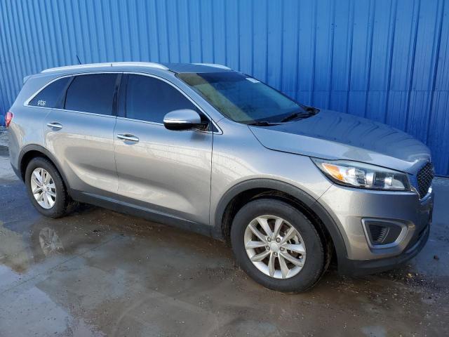 2017 Kia Sorento VIN 5XYPG4A57HG196875 COPART salvage auction — MINOR DENT/SCRATCHES, TX - CERTIFICATE OF TITLE, sold $4,250 on 2024-03-21 (photo 4)
