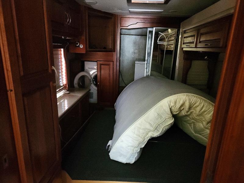 2005 Roadmaster rail All models VIN 1RF43564952036631 COPART salvage auction — SIDE, FL - CERT OF TITLE-SLVG REBLD FLOOD (P), sold $12,500 on 2026-07-27 (photo 6)