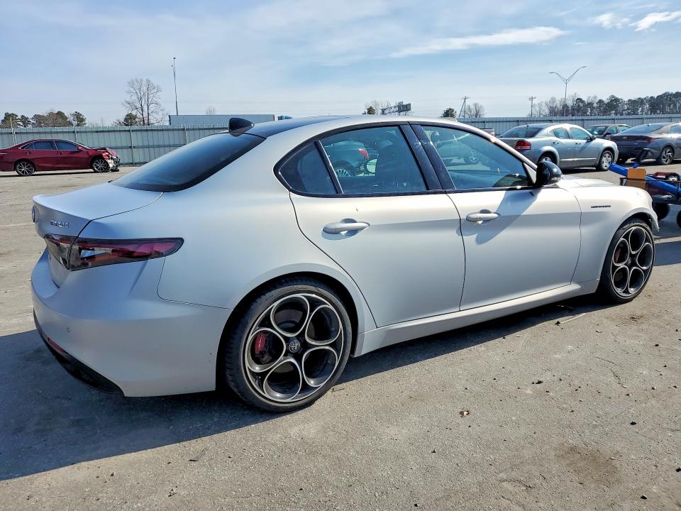 2024 Alfa romeo Giulia VIN ZARFAMBN2R7677584 COPART salvage auction — FRONT END, Nc - Salvage Certificate Of Title, sold $19,200 on 2026-07-07 (photo 3)