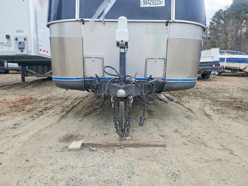 1989 Airstream All models VIN 1STGEAJ2XKJ506780 COPART salvage auction — SIDE, SH, sold $7,300 on 2026-09-08 (photo 8)