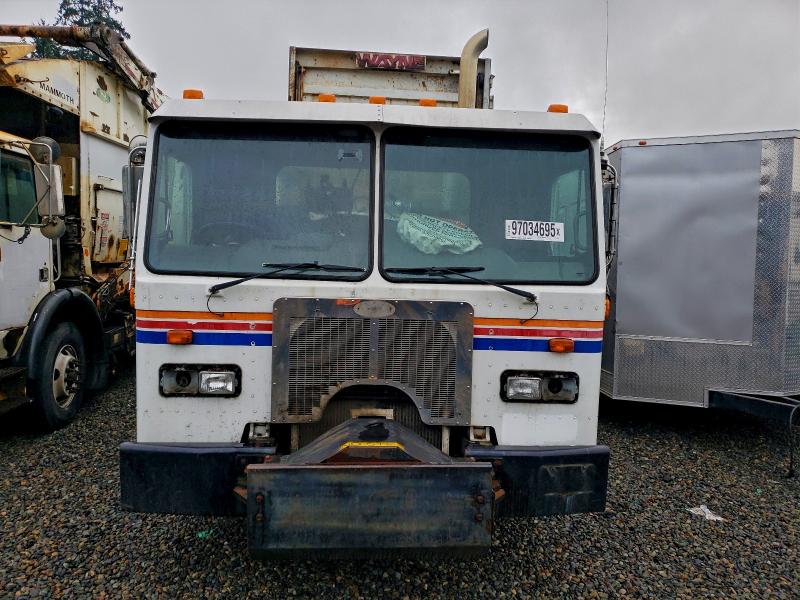 2006 Peterbilt All models VIN 1NPZLD9X46D716710 COPART salvage auction — MINOR DENT/SCRATCHES, FL - CERTIFICATE OF DESTRUCTION, sold $1,400 on 2026-07-31 (photo 9)
