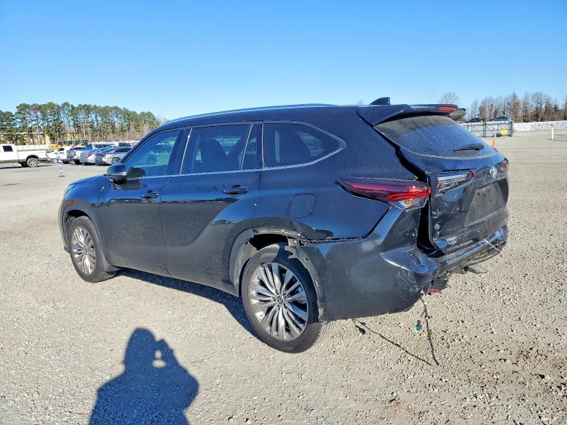 2024 Toyota Highlander VIN 5TDKDRAH0RS538634 COPART salvage auction — REAR END, Nc - Salvage Certificate Of Title, sold $19,300 on 2026-07-20 (photo 2)