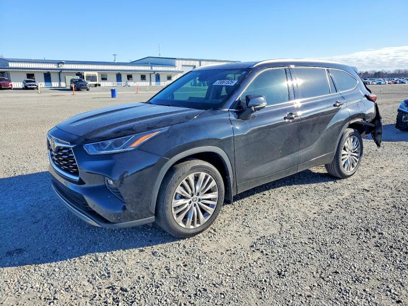 2024 Toyota Highlander VIN 5TDKDRAH0RS538634 COPART salvage auction — REAR END, Nc - Salvage Certificate Of Title, sold $19,300 on 2026-07-20 (photo 1)