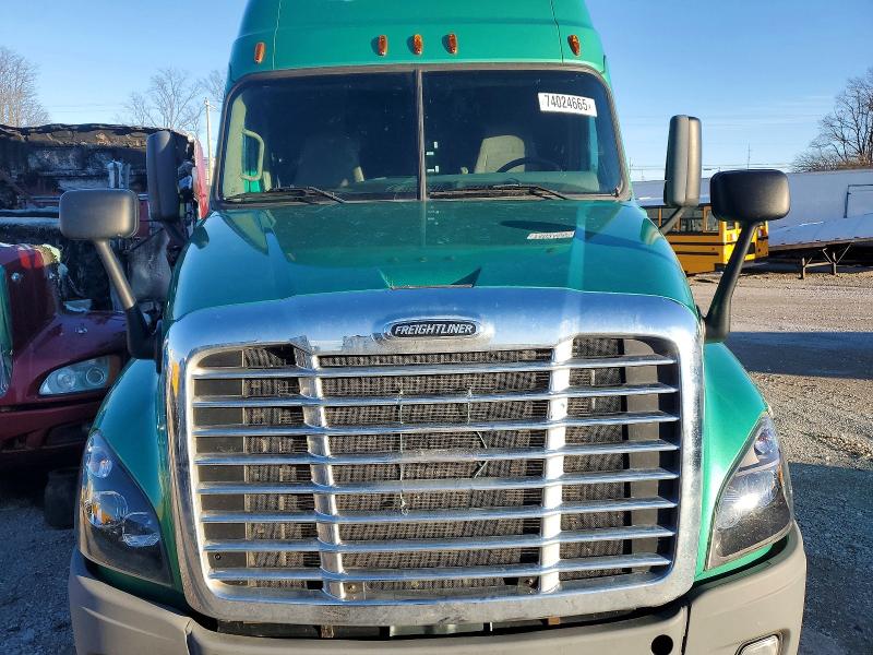 2018 Freightliner All other VIN 3AKJGLDR7JSJV0730 COPART salvage auction — MECHANICAL, KY - CERTIFICATE OF TITLE, sold $12,500 on 2026-09-02 (photo 7)