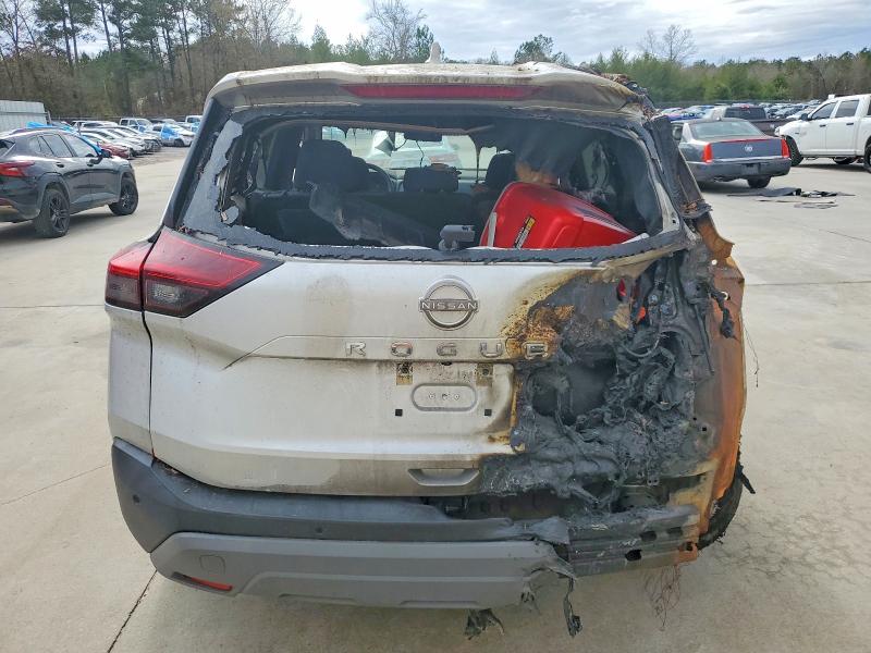 2022 Nissan Rogue VIN 5N1BT3BAXNC693023 COPART salvage auction — BURN, SC - CERT OF TITLE-SALVAGE FIRE, sold $250 on 2026-07-03 (photo 6)