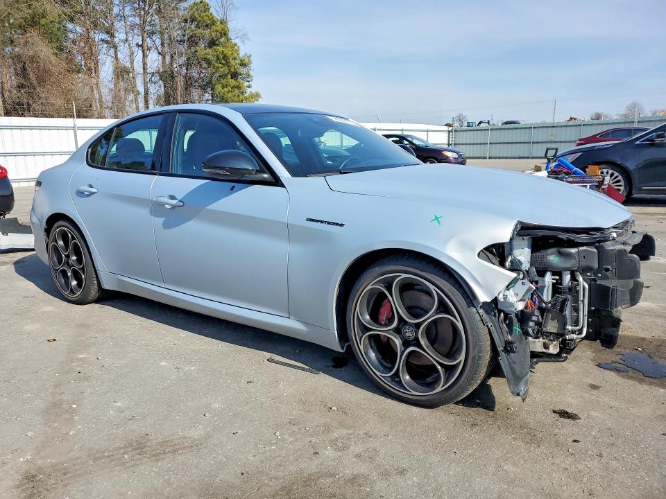 2024 Alfa romeo Giulia VIN ZARFAMBN2R7677584 COPART salvage auction — FRONT END, Nc - Salvage Certificate Of Title, sold $19,200 on 2026-07-07 (photo 4)
