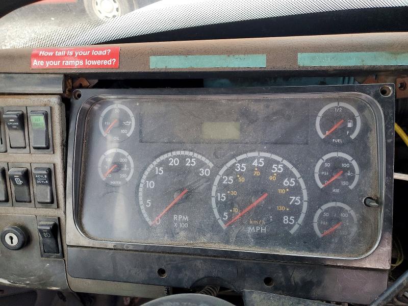 2001 Freightliner Trac/trail VIN 1FVHBGAS71HH26115 COPART salvage auction — MINOR DENT/SCRATCHES, CT, sold $3,000 on 2026-07-28 (photo 8)