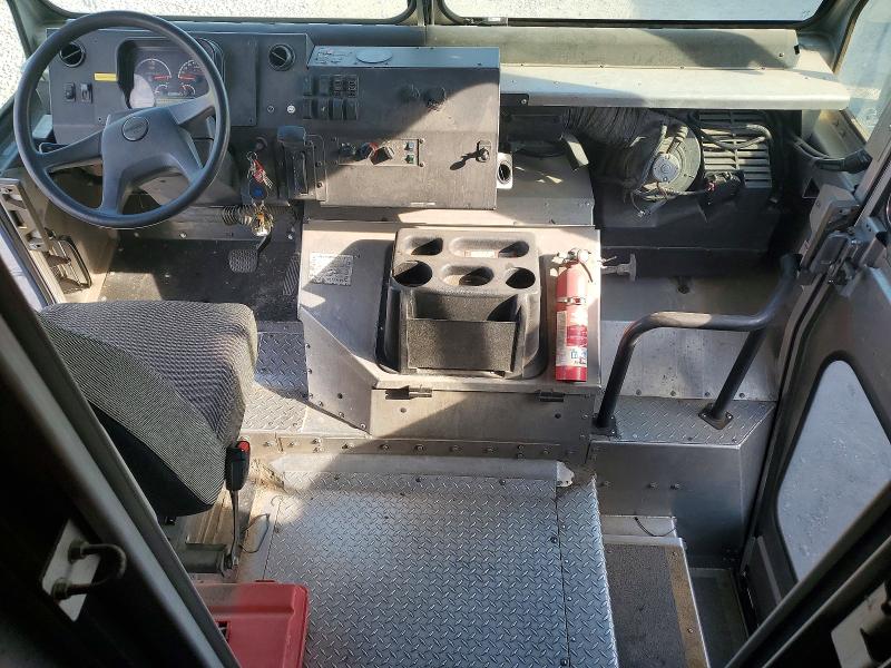 2020 Freightliner All models VIN 4UZAC2EA8LCMH7911 COPART salvage auction — MINOR DENT/SCRATCHES, TX - CERTIFICATE OF TITLE, sold $23,500 on 2026-07-27 (photo 8)