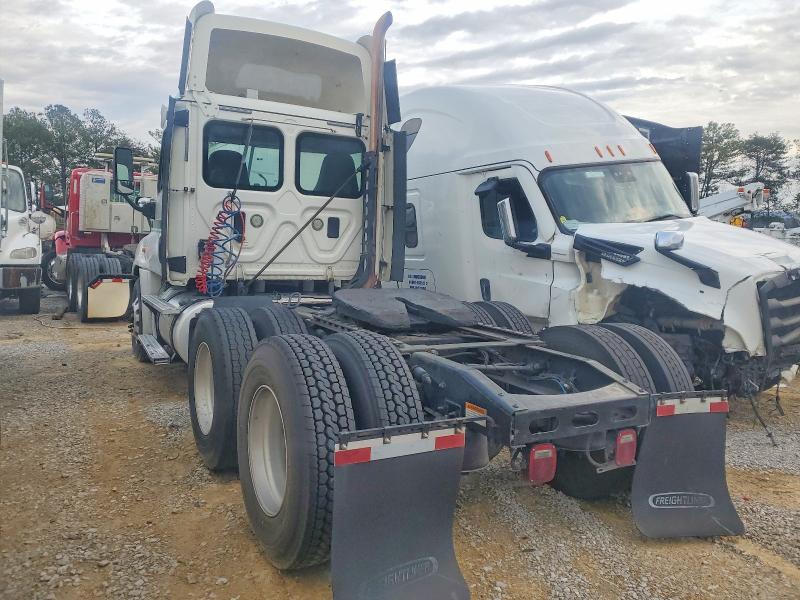 2016 Freightliner All other VIN 1FUJGEDV1GLGT2609 COPART salvage auction — MECHANICAL, WI - CERTIFICATE OF TITLE, sold $10,000 on 2026-07-21 (photo 3)