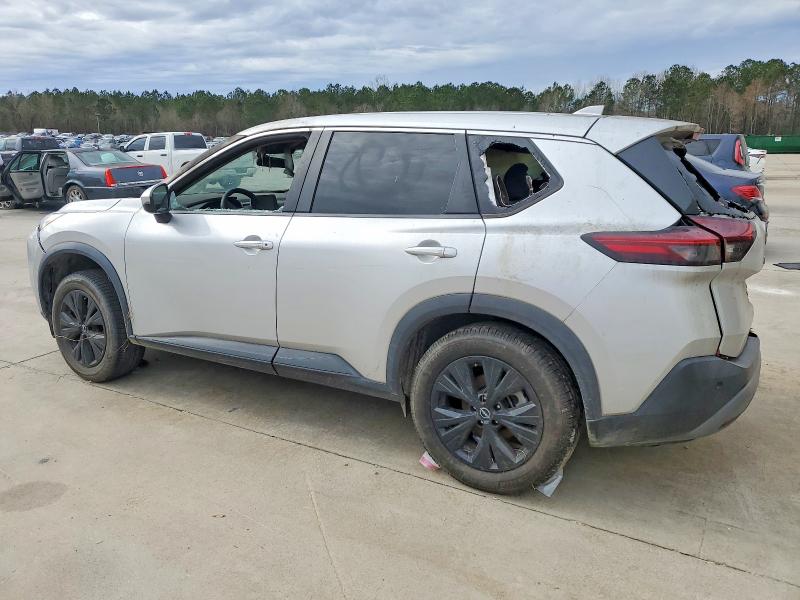 2022 Nissan Rogue VIN 5N1BT3BAXNC693023 COPART salvage auction — BURN, SC - CERT OF TITLE-SALVAGE FIRE, sold $250 on 2026-07-03 (photo 2)