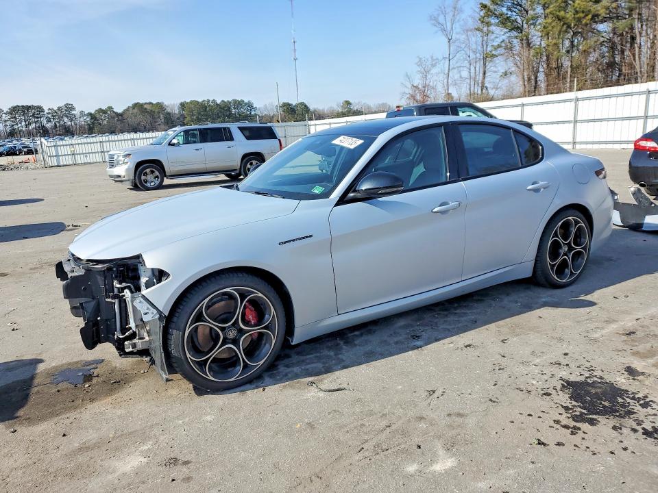 2024 Alfa romeo Giulia VIN ZARFAMBN2R7677584 COPART salvage auction — FRONT END, Nc - Salvage Certificate Of Title, sold $19,200 on 2026-07-07 (photo 1)