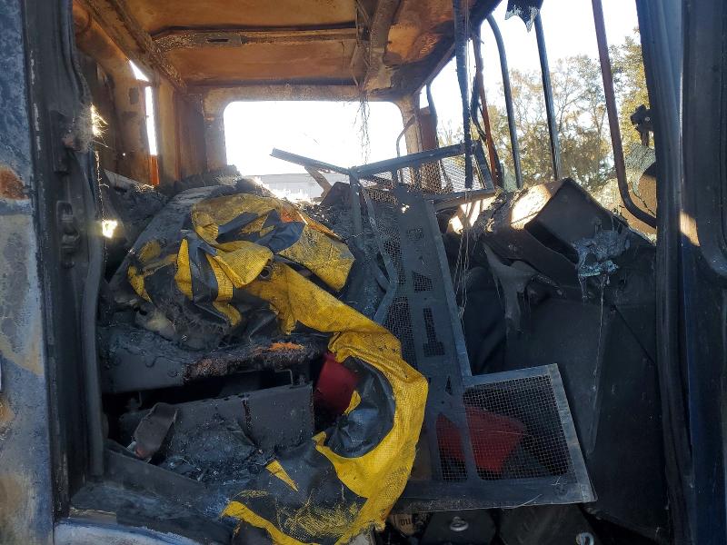 2014 Mack Unknown VIN 1M2AV04C1EM010932 COPART salvage auction — BURN, CD, sold $1,550 on 2026-07-10 (photo 5)