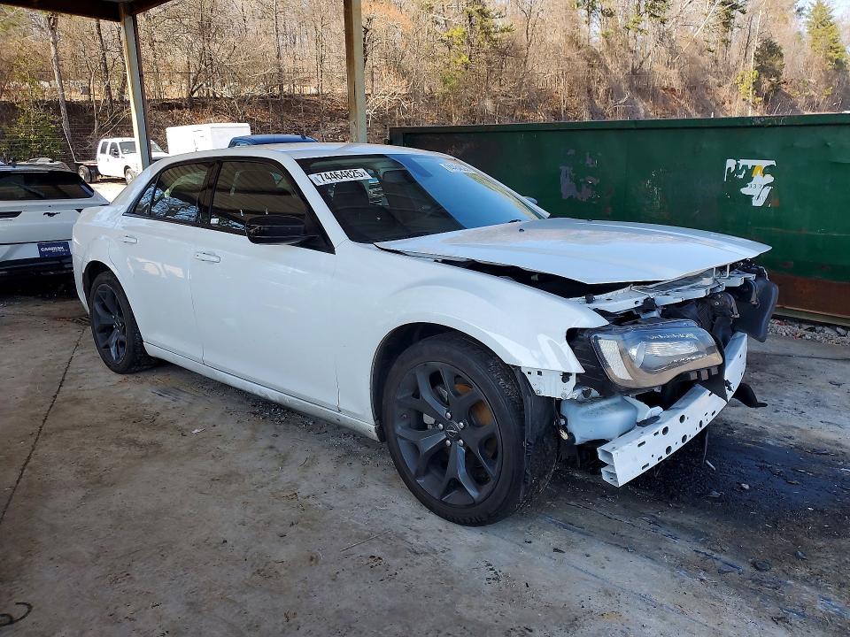2022 Chrysler 300 VIN 2C3CCAAG4NH236745 COPART salvage auction — FRONT END, Al - Cert Of Title-Salvage Title, sold $5,400 on 2026-07-15 (photo 4)