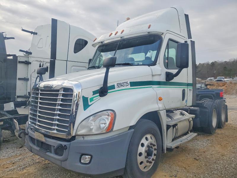 2016 Freightliner All other VIN 1FUJGEDV1GLGT2609 COPART salvage auction — MECHANICAL, WI - CERTIFICATE OF TITLE, sold $10,000 on 2026-07-28 (photo 2)