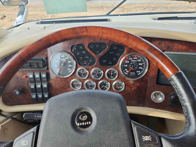 2005 Roadmaster rail All models VIN 1RF43564952036631 COPART salvage auction — SIDE, FL - CERT OF TITLE-SLVG REBLD FLOOD (P), sold $12,500 on 2026-07-27 (photo 8)
