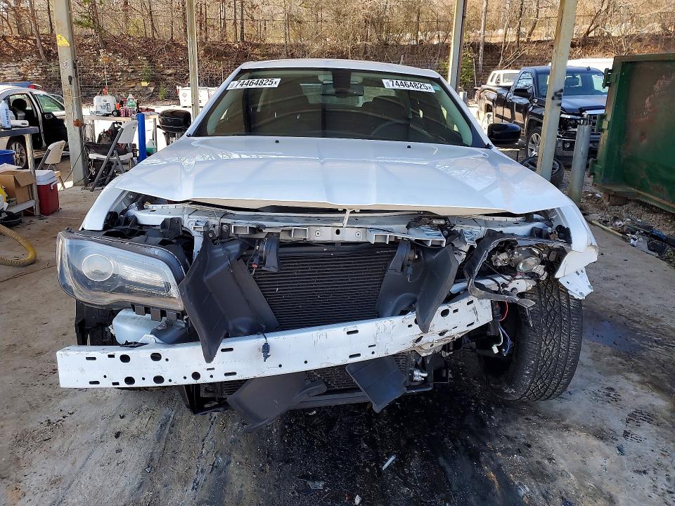 2022 Chrysler 300 VIN 2C3CCAAG4NH236745 COPART salvage auction — FRONT END, Al - Cert Of Title-Salvage Title, sold $5,400 on 2026-07-15 (photo 5)