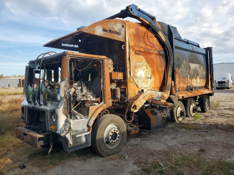 2014 Mack Unknown VIN 1M2AV04C1EM010932 COPART salvage auction — BURN, CD, sold $1,550 on 2026-07-10 (photo 2)