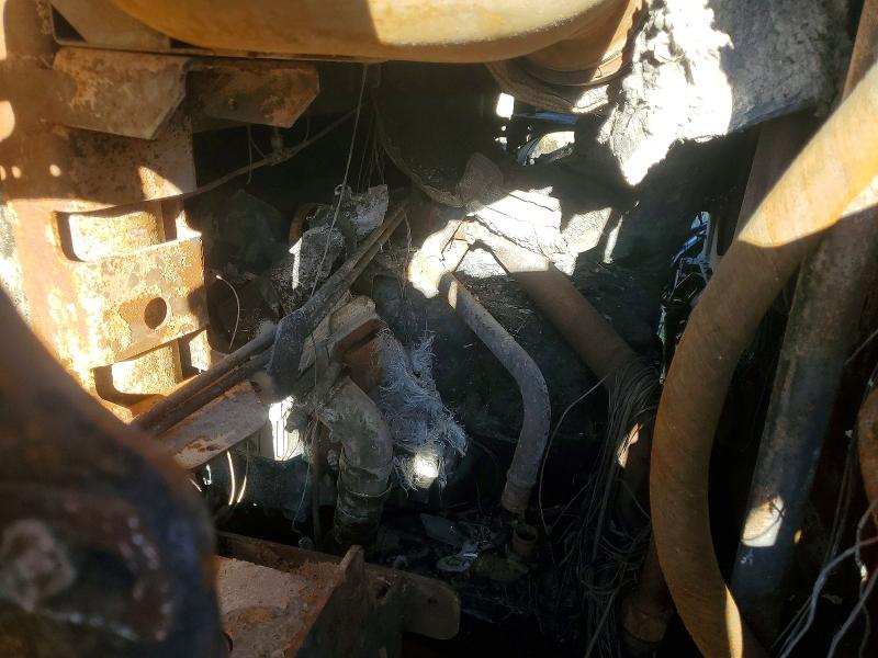 2014 Mack Unknown VIN 1M2AV04C1EM010932 COPART salvage auction — BURN, CD, sold $1,550 on 2026-07-10 (photo 6)