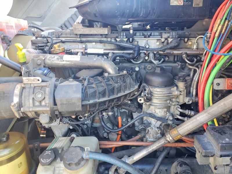 2016 Freightliner All other VIN 1FUBGEDV9GLHC5748 COPART salvage auction — MINOR DENT/SCRATCHES, IN - CERTIFICATE OF TITLE, sold $5,000 on 2026-08-19 (photo 7)