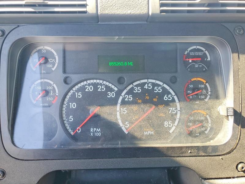 2016 Freightliner All other VIN 1FUBGEDV6GLHC5822 COPART salvage auction — MINOR DENT/SCRATCHES, IN - CERTIFICATE OF TITLE, sold $5,000 on 2026-08-17 (photo 8)