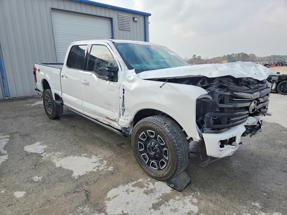 2025 Ford F-250 super duty VIN 1FT8W2BM1SEC05359 COPART salvage auction — Front End, FL - CERT OF TITLE SLVG REBUILDABLE, sold $28,500 on 2026-04-06 (photo 4)