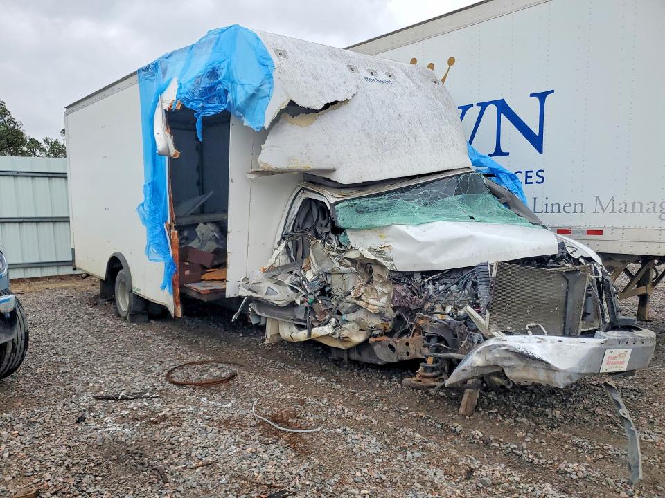 2022 Chev Express VIN 1HA6GUC73NN002918 COPART salvage auction — ALL OVER, OH - CERT OF TITLE-SALVAGE, sold $3,945 on 2026-07-08 (photo 4)