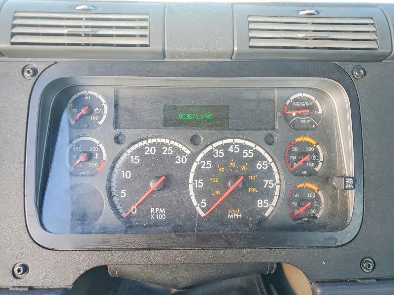 2016 Freightliner Cascadia 125 VIN 1FUBGEDV7GLHC5750 COPART salvage auction — MINOR DENT/SCRATCHES, ME - CERTIFICATE OF TITLE, sold $5,000 on 2026-07-29 (photo 8)