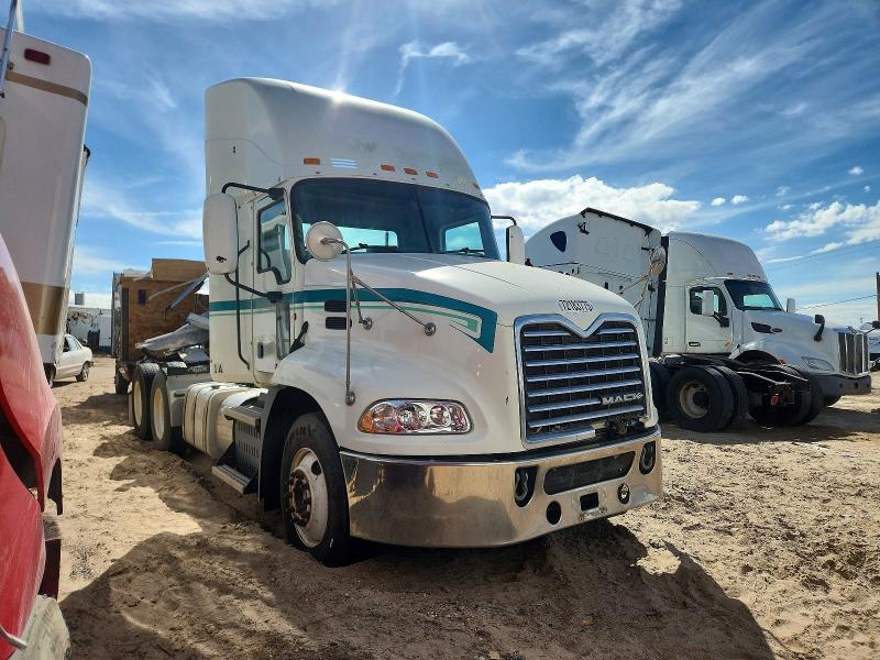 2014 Mack Cxu613 VIN 1M1AW02Y4EM041012 COPART salvage auction — NORMAL WEAR, NM - CERTIFICATE OF TITLE, sold $5,000 on 2026-07-30 (photo 1)