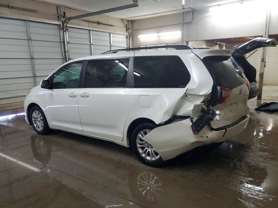 2017 Toyota Sienna VIN 5TDYZ3DC4HS856456 COPART salvage auction — REAR END, In - Cert Of Title-Salvage Title, sold $2,950 on 2026-07-28 (photo 2)