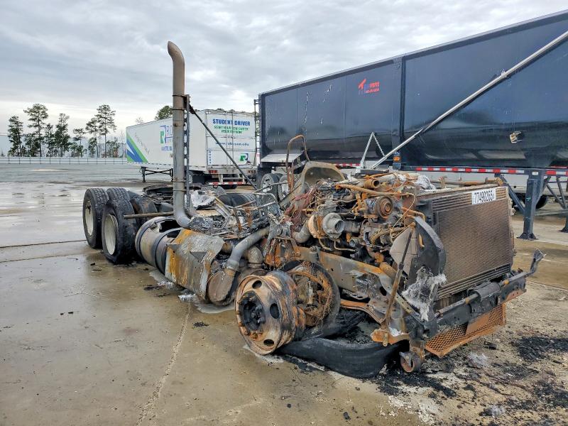 2013 Freightliner All other VIN 1FUJGEBG0DLFB8127 COPART salvage auction — BURN, NC - DEALER ONLY SALVAGE TITLE, sold $250 on 2026-07-08 (photo 9)