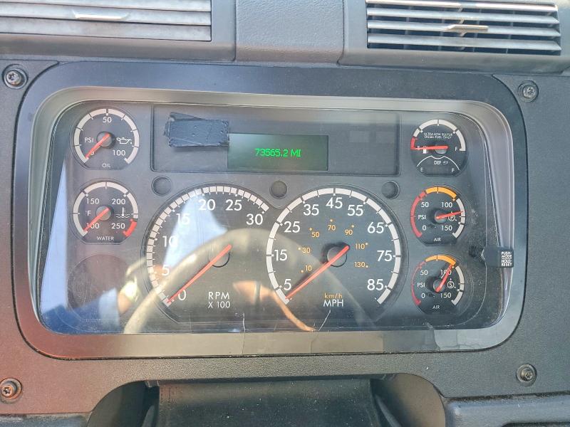 2016 Freightliner All other VIN 1FUBGEDV0GLHC5749 COPART salvage auction — MINOR DENT/SCRATCHES, IN - CERTIFICATE OF TITLE, sold $5,000 on 2026-07-29 (photo 8)