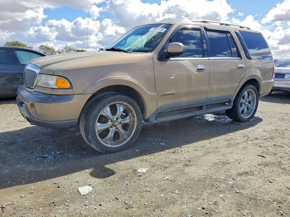 1999 Lincoln townhouse Navigator VIN 5LMPU28A1XLJ27269 COPART salvage auction — FRONT END, WA - DIS/DLR/EXP ONLY CLEAN TITLE, sold $350 on 2026-07-29 (photo 1)