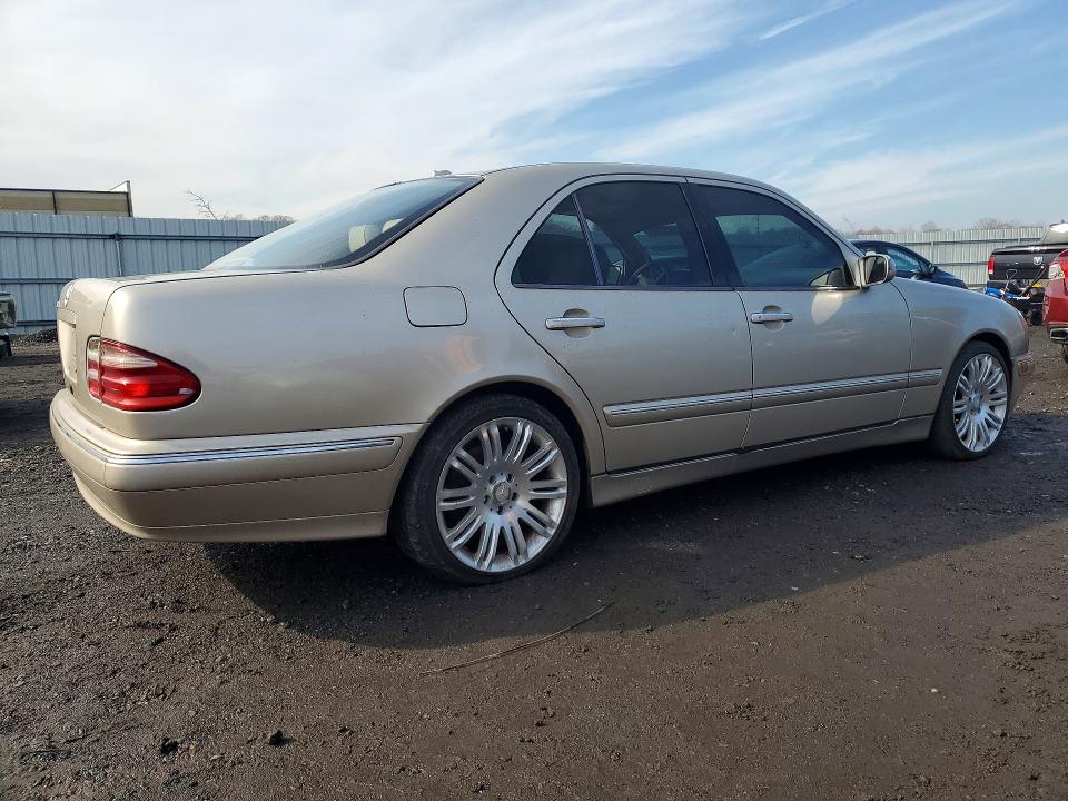 2001 Mercedes-benz E-class VIN WDBJF70JX1B187675 COPART salvage auction — MINOR DENT/SCRATCHES, MD - CERT OF SALVAGE > 75% DAMAGE, sold $200 on 2026-07-28 (photo 3)