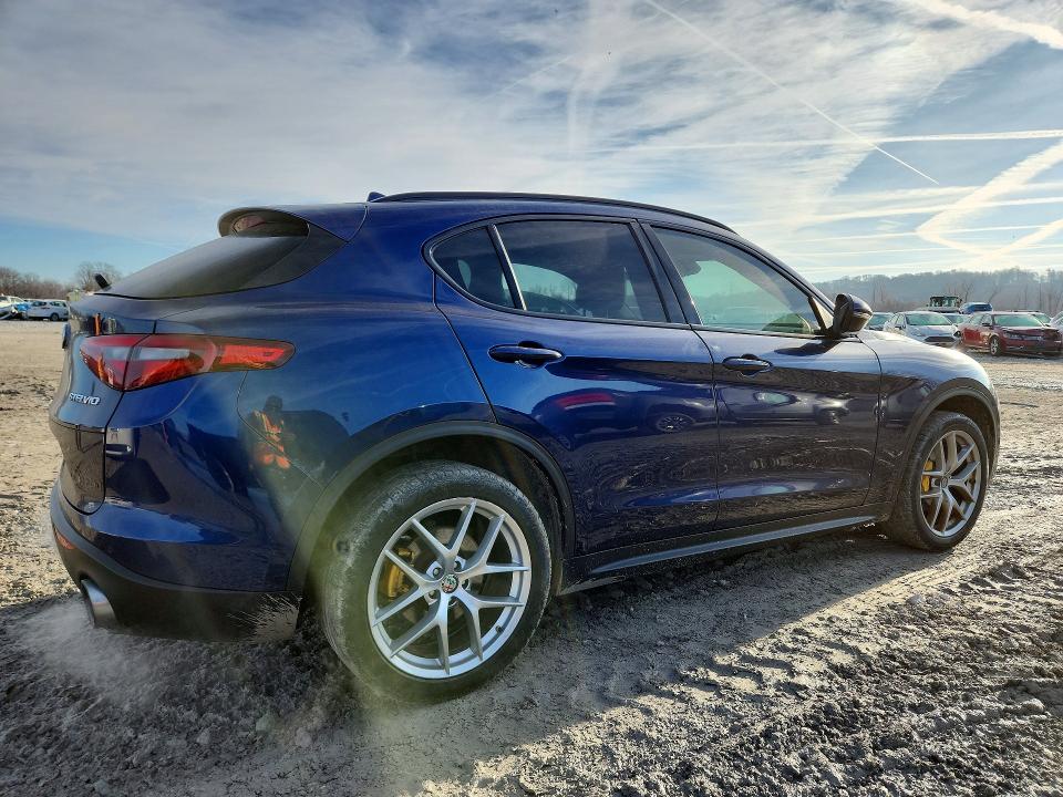 2018 Alfa romeo Stelvio VIN ZASFAKNN6J7B72315 COPART salvage auction — FRONT END, Il - Salvage Certificate, sold $2,900 on 2026-07-08 (photo 3)