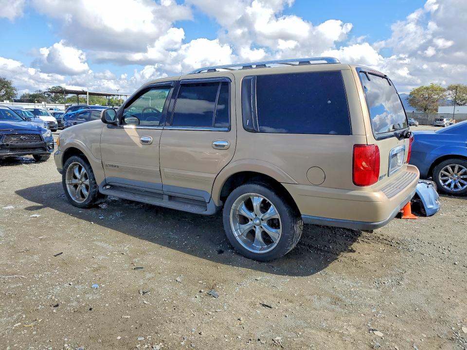 1999 Lincoln townhouse Navigator VIN 5LMPU28A1XLJ27269 COPART salvage auction — FRONT END, WA - DIS/DLR/EXP ONLY CLEAN TITLE, sold $350 on 2026-07-29 (photo 2)
