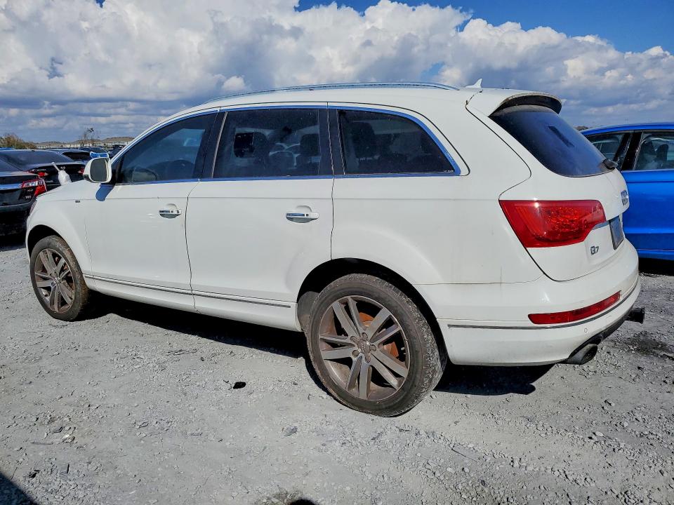 2015 Audi Q7 VIN WA1LGAFE5FD001013 COPART salvage auction — MINOR DENT/SCRATCHES, Fl - Certificate Of Title, sold $1,850 on 2026-07-27 (photo 2)
