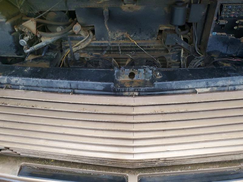 1988 Chev All models VIN 1GBKP37W0J3307799 COPART salvage auction — SIDE, SC, sold $50 on 2026-07-09 (photo 7)