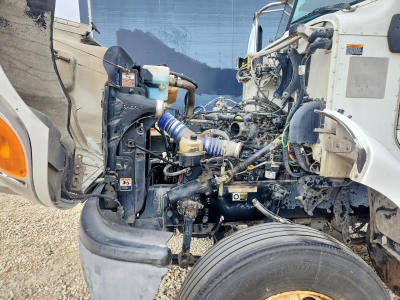 2017 Peterbilt All models VIN 1XP3AJ8X9HD430601 COPART salvage auction — NORMAL WEAR, TX - CERTIFICATE OF TITLE, sold $5,500 on 2026-09-03 (photo 9)