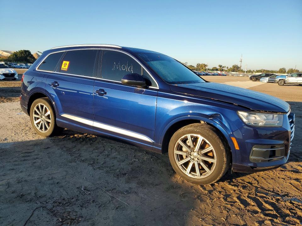 2019 Audi Q7 VIN WA1AAAF73KD045242 COPART salvage auction — WATER/FLOOD, Va - Cert Of Title-Flood, sold $6,900 on 2026-07-30 (photo 4)