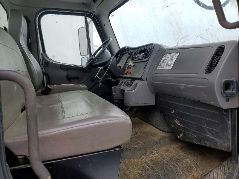 2014 Freightliner All other VIN 1FVACXDT2EHFZ3076 COPART salvage auction — NORMAL WEAR, KY - CERTIFICATE OF TITLE (P), sold $38,000 on 2026-07-27 (photo 5)