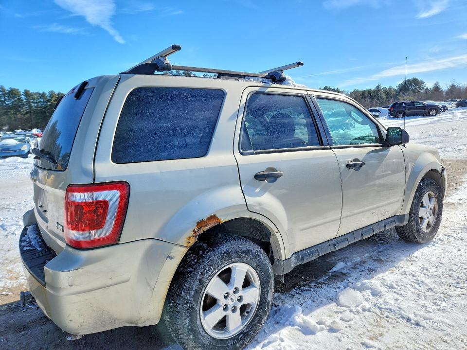 2012 Ford Escape VIN 1FMCU9DG4CKB84098 COPART salvage auction — MINOR DENT/SCRATCHES, Ma - Certificate Of Title, sold $800 on 2026-07-09 (photo 3)