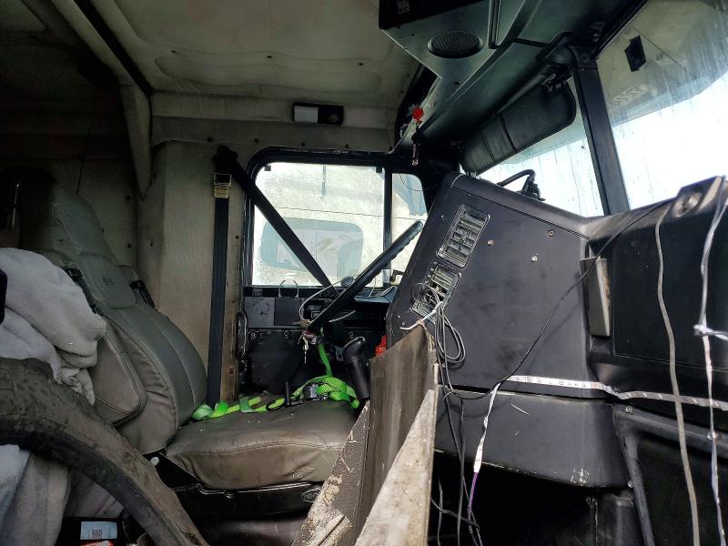 1995 Freightliner All other VIN 1FUPDXYB0SP857407 COPART salvage auction — SIDE, IN - CERT OF TITLE-SALVAGE TITLE, sold $3,900 on 2026-07-27 (photo 5)