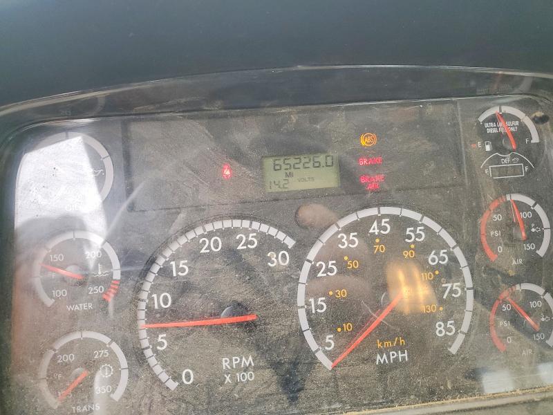 2014 Freightliner All other VIN 1FVACXDT2EHFZ3076 COPART salvage auction — NORMAL WEAR, KY - CERTIFICATE OF TITLE (P), sold $38,000 on 2026-07-30 (photo 8)