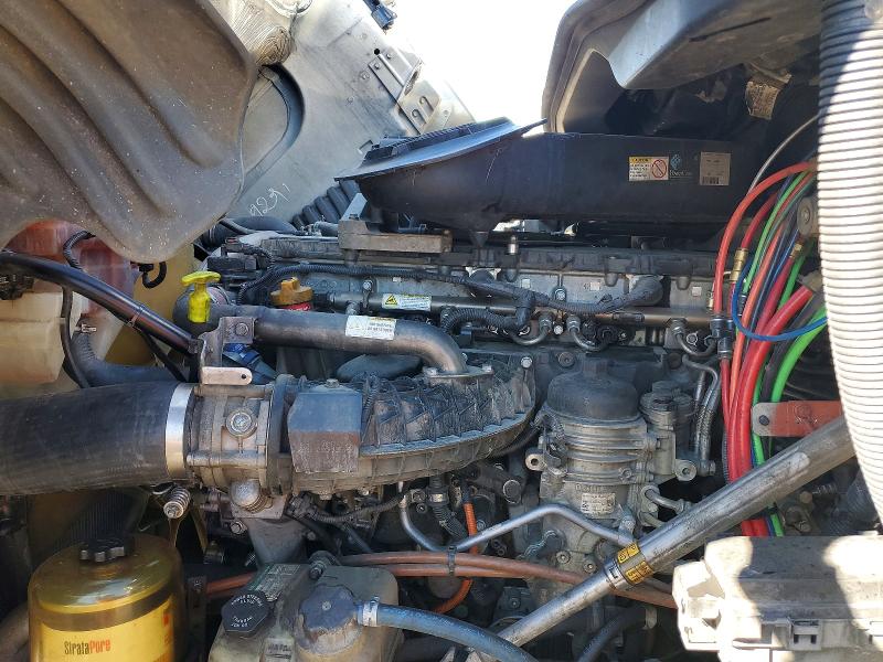 2016 Freightliner All other VIN 1FUBGEDV0GLHC5749 COPART salvage auction — MINOR DENT/SCRATCHES, IN - CERTIFICATE OF TITLE, sold $5,000 on 2026-07-29 (photo 7)