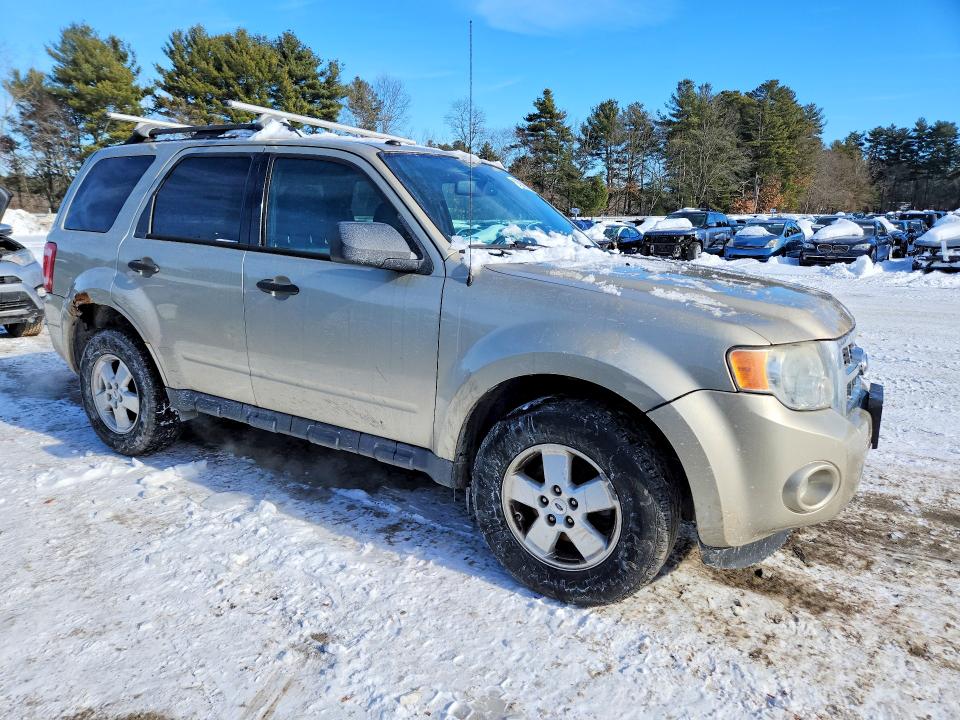 2012 Ford Escape VIN 1FMCU9DG4CKB84098 COPART salvage auction — MINOR DENT/SCRATCHES, Ma - Certificate Of Title, sold $800 on 2026-07-09 (photo 4)