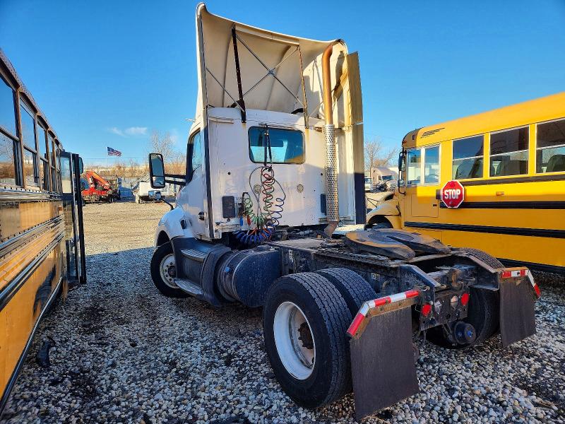 2016 Kenworth All other VIN 1XKYA48X7GJ496593 COPART salvage auction — NORMAL WEAR, IN - CERTIFICATE OF TITLE, sold $7,000 on 2026-07-29 (photo 3)